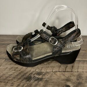 Dansko Sandi Sandal Clogs